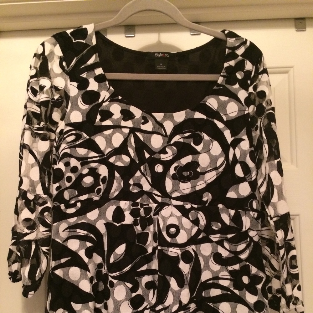 Black & White Top